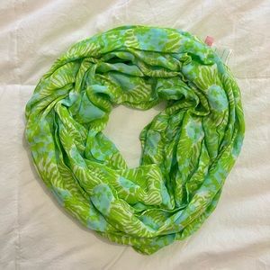 Lilly Pulitzer Riley Infinity Lion Scarf